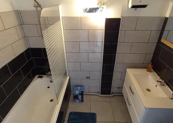 Apartment La Dolce -t2 52m2- Dernier Etage- Terrasse-parking-wifi Fibre